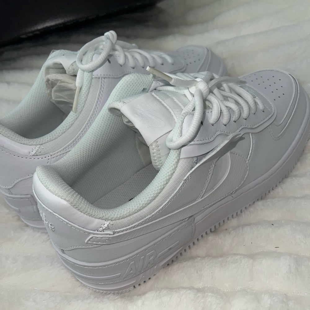BRAND NEW Women’s AF1 Shadow - White